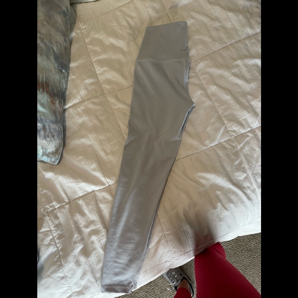 Beyond Yoga EUC Ribbed leggings light blue XS worn once